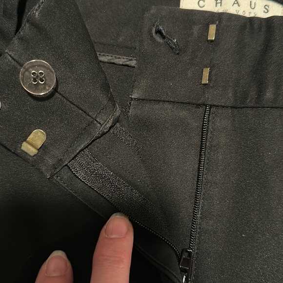 Chaus NY Black Slacks w/small gold zippered front pockets Sz 6 - Picture 4 of 7